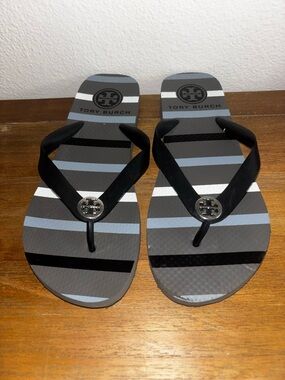 Tory Burch women Black Strappy Flip Flops with Gray & White Striped Footbed 8.5